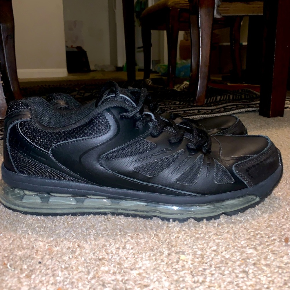 Oil resistant shoes